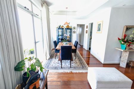 Apartamento à venda com 350m², 5 quartos e 2 vagasSala