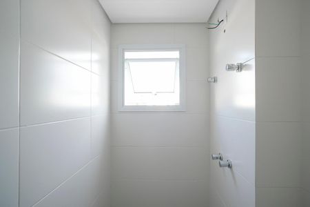 Apartamento à venda com 68m², 2 quartos e 2 vagasBanheiro da suíte 2