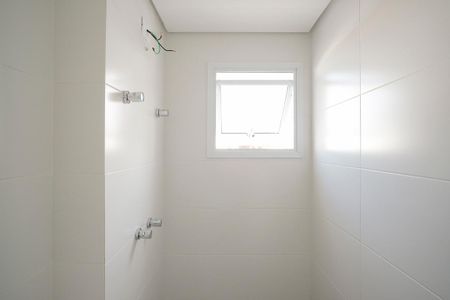 Apartamento à venda com 68m², 2 quartos e 2 vagasBanheiro da suíte 1