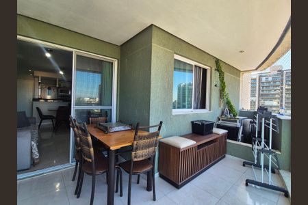 Apartamento à venda com 95m², 3 quartos e 2 vagasVaranda