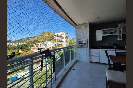 Apartamento à venda com 95m², 3 quartos e 2 vagasVaranda