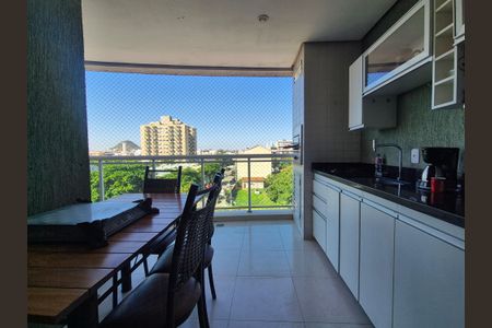 Apartamento à venda com 95m², 3 quartos e 2 vagasVaranda