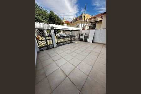 Casa à venda com 120m², 2 quartos e 2 vagasFoto 01