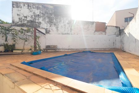 Casa à venda com 237m², 3 quartos e 4 vagas Casa à venda com 237m², 3 quartos e 4 vagasQuintal