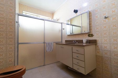 Casa à venda com 237m², 3 quartos e 4 vagas Casa à venda com 237m², 3 quartos e 4 vagasBanheiro