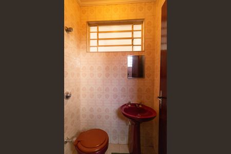 Casa à venda com 237m², 3 quartos e 4 vagas Casa à venda com 237m², 3 quartos e 4 vagasLavabo