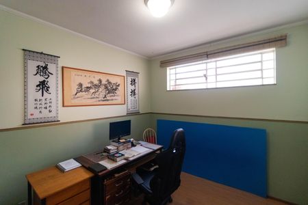 Casa à venda com 237m², 3 quartos e 4 vagas Casa à venda com 237m², 3 quartos e 4 vagasEscritório