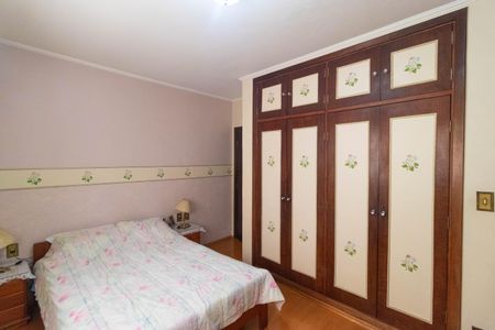 Casa à venda com 237m², 3 quartos e 4 vagas Casa à venda com 237m², 3 quartos e 4 vagasSuíte