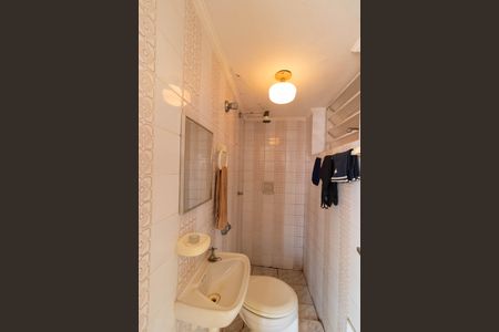 Casa à venda com 237m², 3 quartos e 4 vagas Casa à venda com 237m², 3 quartos e 4 vagasBanheiro de Serviço