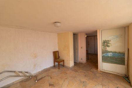 Casa à venda com 237m², 3 quartos e 4 vagas Casa à venda com 237m², 3 quartos e 4 vagasPorão