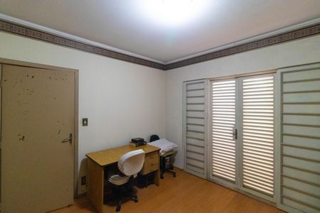 Casa à venda com 237m², 3 quartos e 4 vagas Casa à venda com 237m², 3 quartos e 4 vagasQuarto 1