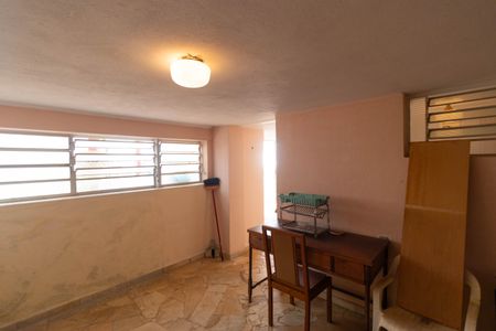 Casa à venda com 237m², 3 quartos e 4 vagas Casa à venda com 237m², 3 quartos e 4 vagasQuarto de Serviço