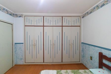 Casa à venda com 237m², 3 quartos e 4 vagas Casa à venda com 237m², 3 quartos e 4 vagasQuarto 2