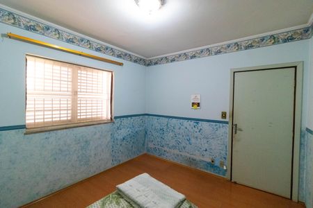 Casa à venda com 237m², 3 quartos e 4 vagas Casa à venda com 237m², 3 quartos e 4 vagasQuarto 2