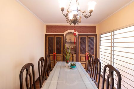 Casa à venda com 237m², 3 quartos e 4 vagas Casa à venda com 237m², 3 quartos e 4 vagasSala de Jantar