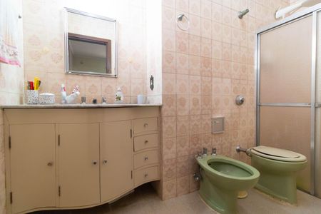 Casa à venda com 237m², 3 quartos e 4 vagas Casa à venda com 237m², 3 quartos e 4 vagasBanheiro da Suíte