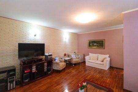 Casa à venda com 237m², 3 quartos e 4 vagas Casa à venda com 237m², 3 quartos e 4 vagasSala