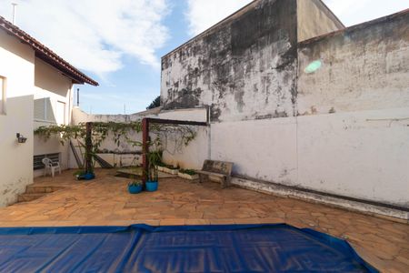 Casa à venda com 237m², 3 quartos e 4 vagas Casa à venda com 237m², 3 quartos e 4 vagasQuintal