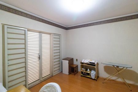 Casa à venda com 237m², 3 quartos e 4 vagas Casa à venda com 237m², 3 quartos e 4 vagasQuarto 1