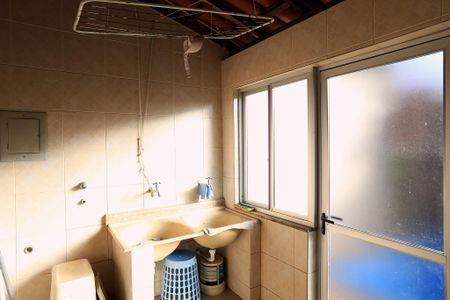 Casa à venda com 360m², 3 quartos e 2 vagas Casa à venda com 360m², 3 quartos e 2 vagasÁrea de Serviço