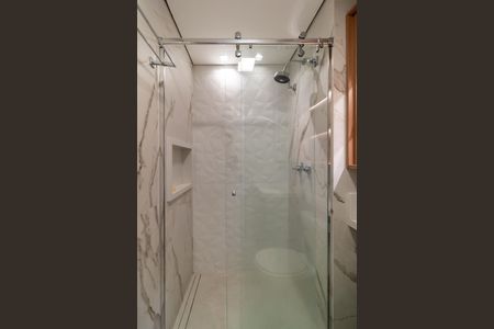 Apartamento à venda com 66m², 2 quartos e 1 vaga Apartamento à venda com 66m², 2 quartos e 1 vagaBanheiro da Suíte