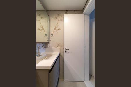 Apartamento à venda com 66m², 2 quartos e 1 vaga Apartamento à venda com 66m², 2 quartos e 1 vagaBanheiro da Suíte