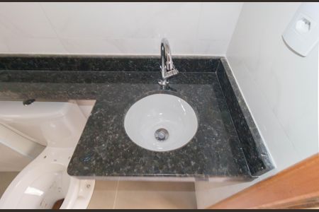 Apartamento à venda com 47m², 2 quartos e sem vaga Apartamento à venda com 47m², 2 quartos e sem vagaBanheiro