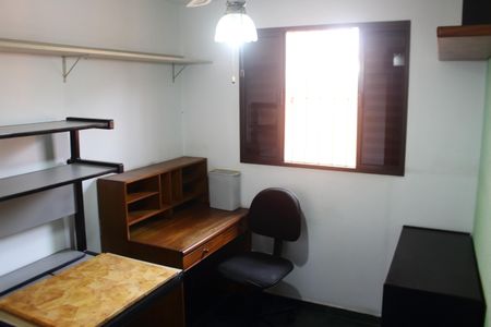 Casa à venda com 216m², 3 quartos e 4 vagasQuarto de Serviço