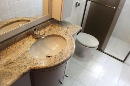 Casa à venda com 216m², 3 quartos e 4 vagasBanheiro da Suíte