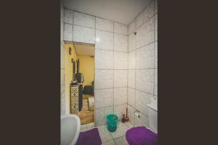 Casa à venda com 60m², 1 quarto e sem vaga Casa à venda com 60m², 1 quarto e sem vagaBanheiro