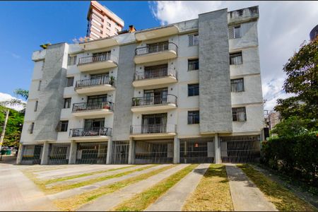 Apartamento à venda com 125m², 3 quartos e 1 vaga Apartamento à venda com 125m², 3 quartos e 1 vagaFachada