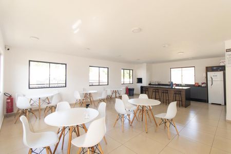 Apartamento para alugar com 46m², 2 quartos e 1 vaga Apartamento para alugar com 46m², 2 quartos e 1 vagaÁrea comum - Salão de festas