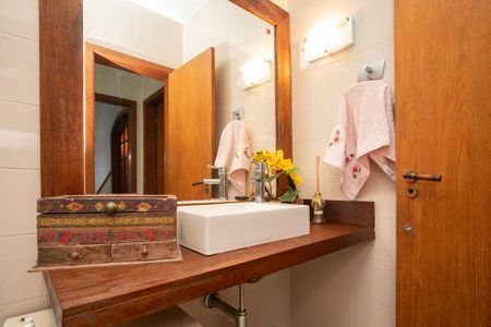 Casa à venda com 280m², 3 quartos e 2 vagasBanheiro Social