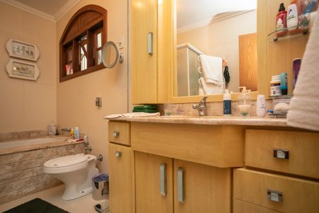 Casa à venda com 280m², 3 quartos e 2 vagasBanheiro da Suíte