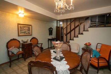 Casa à venda com 280m², 3 quartos e 2 vagasSala