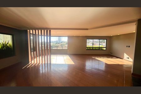 Apartamento à venda com 279m², 4 quartos e 4 vagasSala