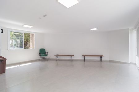 Apartamento à venda com 90m², 1 quarto e sem vaga Apartamento à venda com 90m², 1 quarto e sem vagaHall social