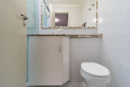 Apartamento à venda com 72m², 2 quartos e 2 vagas Apartamento à venda com 72m², 2 quartos e 2 vagasBanheiro da Suíte