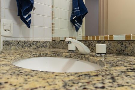 Apartamento à venda com 72m², 2 quartos e 2 vagas Apartamento à venda com 72m², 2 quartos e 2 vagasBanheiro