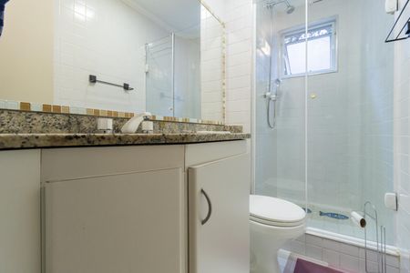 Apartamento à venda com 72m², 2 quartos e 2 vagas Apartamento à venda com 72m², 2 quartos e 2 vagasBanheiro