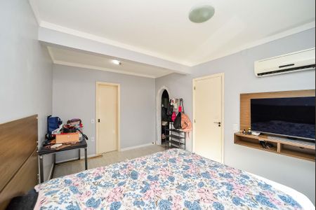 Casa à venda com 240m², 3 quartos e 2 vagas Casa à venda com 240m², 3 quartos e 2 vagasSuíte