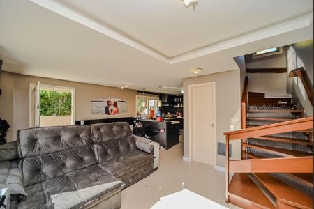 Casa à venda com 240m², 3 quartos e 2 vagas Casa à venda com 240m², 3 quartos e 2 vagasSala