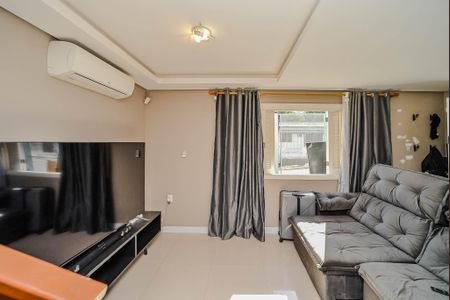 Casa à venda com 240m², 3 quartos e 2 vagas Casa à venda com 240m², 3 quartos e 2 vagasSala