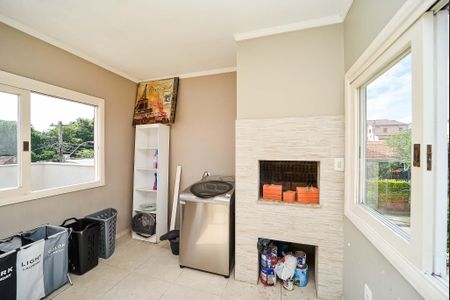 Casa à venda com 240m², 3 quartos e 2 vagas Casa à venda com 240m², 3 quartos e 2 vagasÁrea de Serviço/Churrasqueira