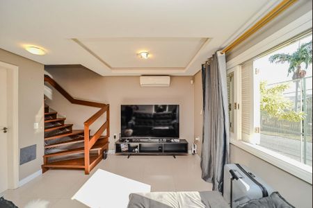 Casa à venda com 240m², 3 quartos e 2 vagas Casa à venda com 240m², 3 quartos e 2 vagasSala