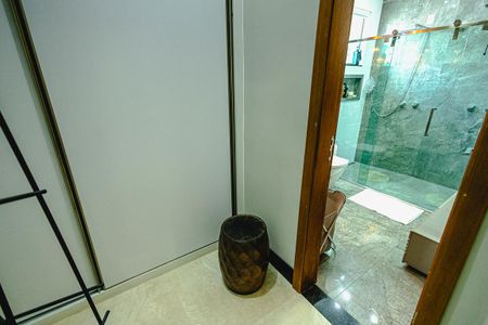 Casa à venda com 214m², 3 quartos e 6 vagasSuíte