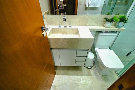 Casa à venda com 214m², 3 quartos e 6 vagasBanheiro 