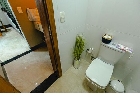 Casa à venda com 214m², 3 quartos e 6 vagasLavabo