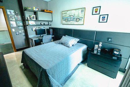 Casa à venda com 214m², 3 quartos e 6 vagasSuíte 2