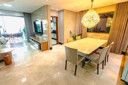 Casa à venda com 214m², 3 quartos e 6 vagasSala de Jantar